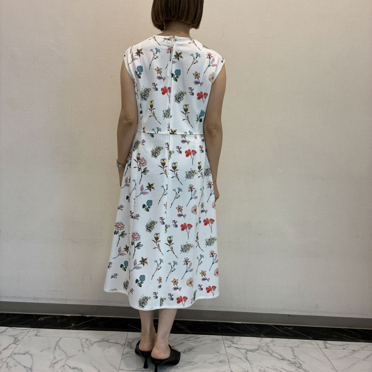 【Insta Live】Super Beauty マルチカラーフラワープリントフレンチスリーブワンピース - 画像4