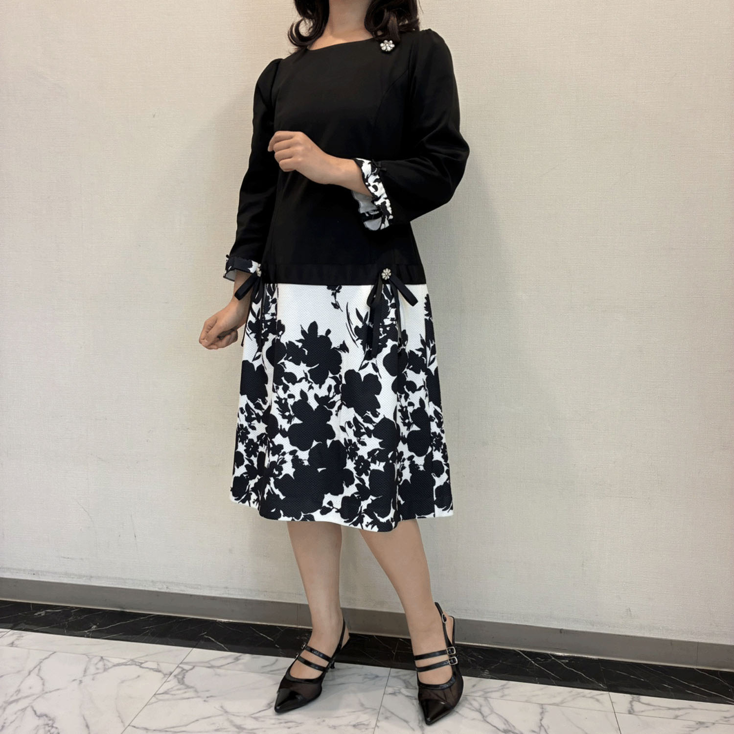 【Insta Live】Super Beauty モノトーン柄ウェスト切替ポンチ素材ワンピース - 画像3