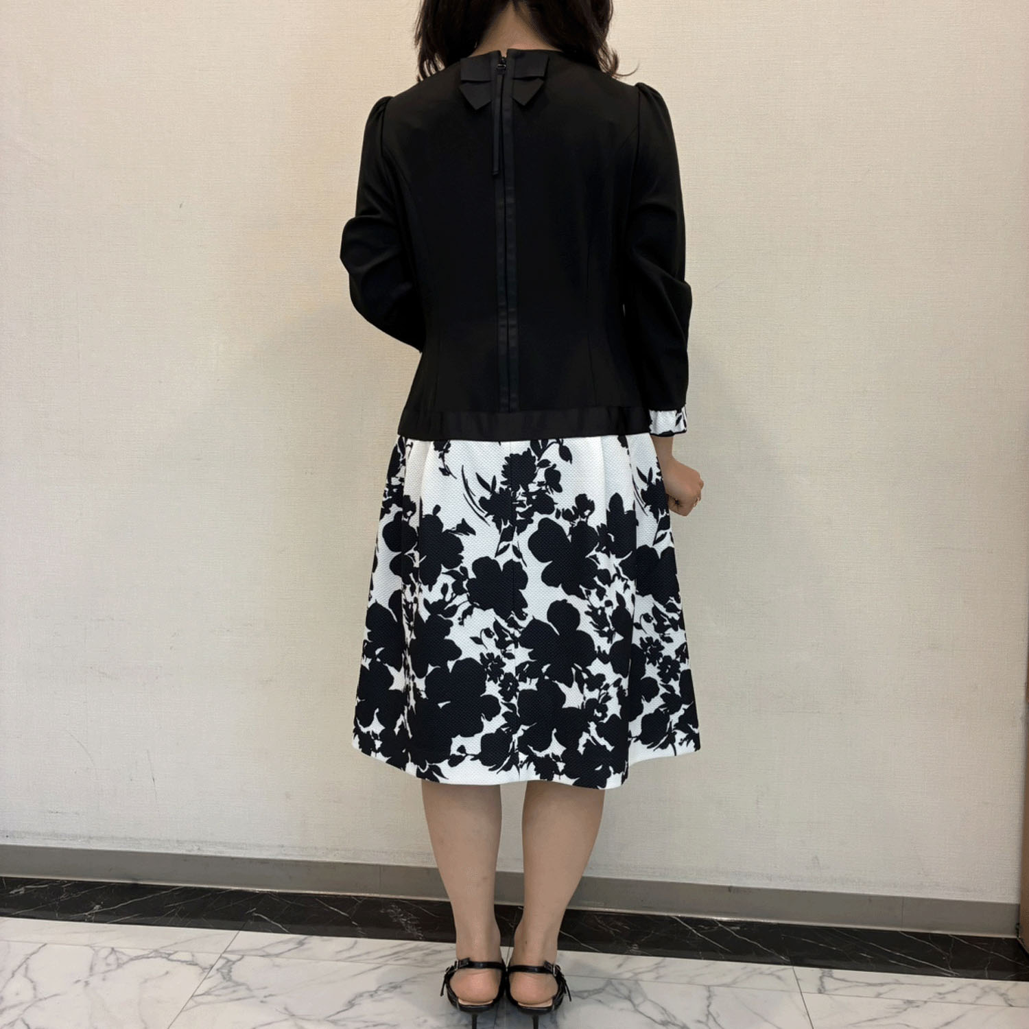 【Insta Live】Super Beauty モノトーン柄ウェスト切替ポンチ素材ワンピース - 画像5