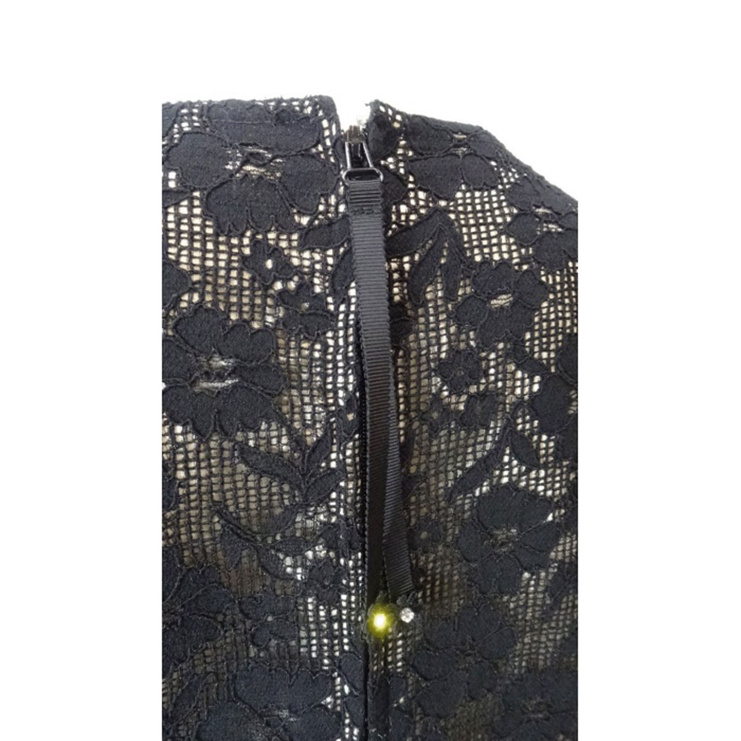 Super Beauty 前立て透かしレース切替ダンボールニット素材フレンチスリーブワンピース - 画像8