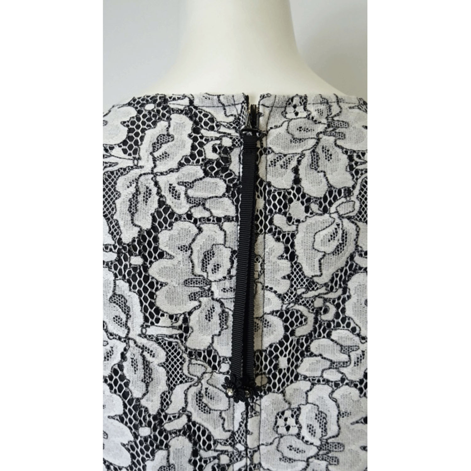 【4月中旬入荷予定】Super Beauty ライン花レース素材半袖ワンピース - 画像11