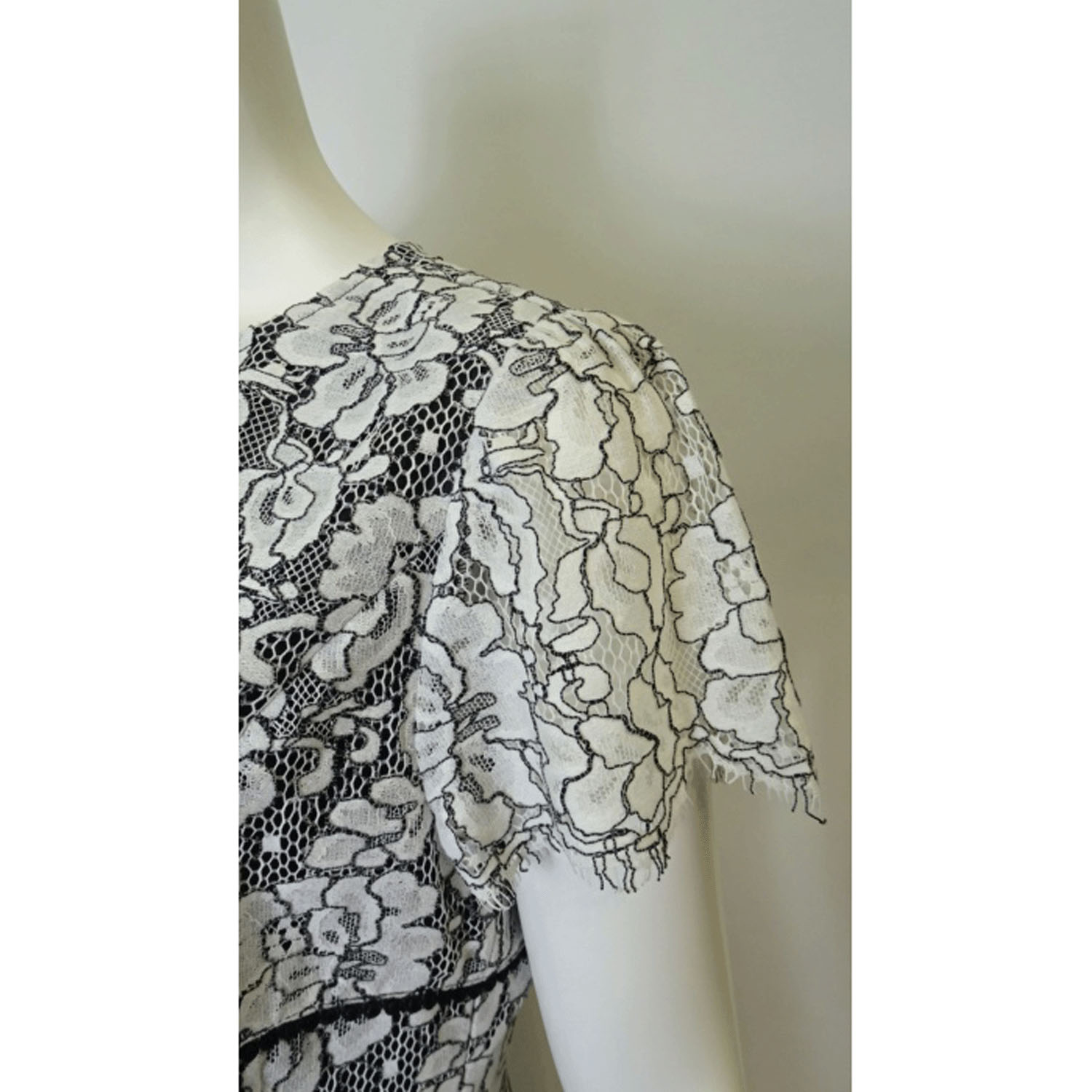 【4月中旬入荷予定】Super Beauty ライン花レース素材半袖ワンピース - 画像12