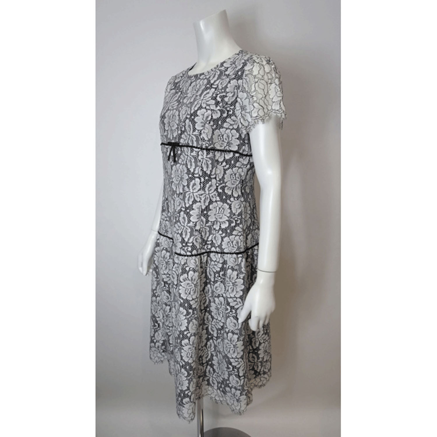 【4月中旬入荷予定】Super Beauty ライン花レース素材半袖ワンピース - 画像8