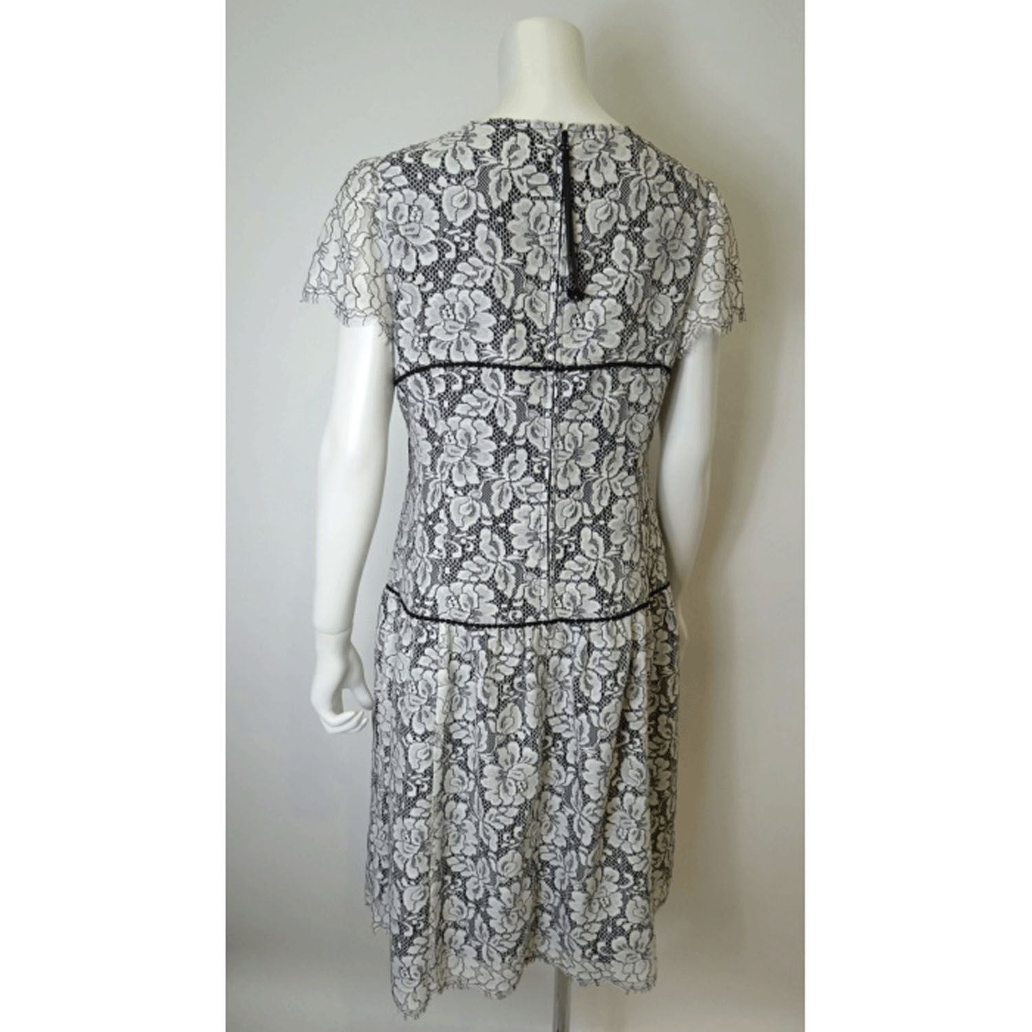 【4月中旬入荷予定】Super Beauty ライン花レース素材半袖ワンピース - 画像9