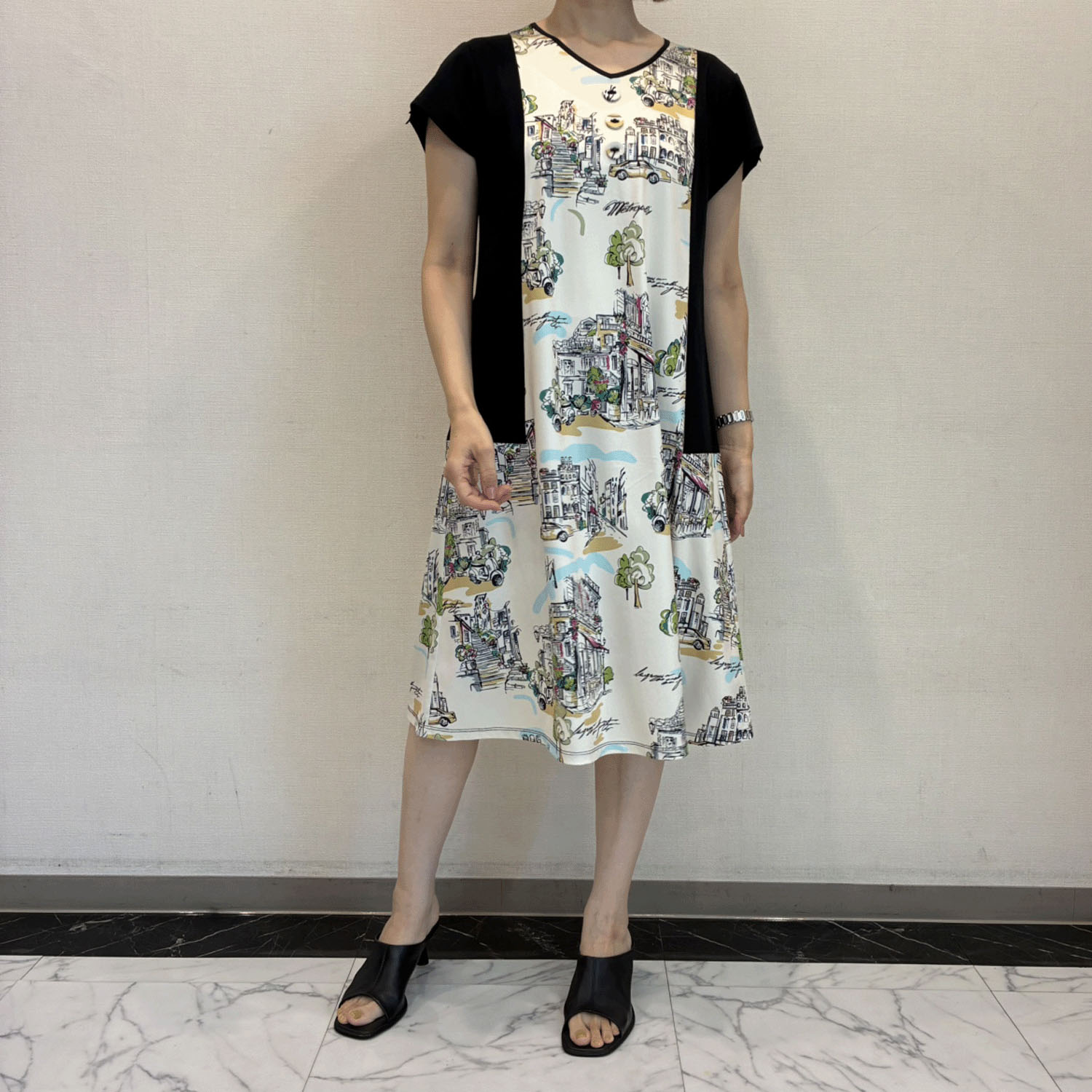 【4月下旬入荷予定】Super Beauty 街並み風景プリントVネック半袖ワンピース - 画像10