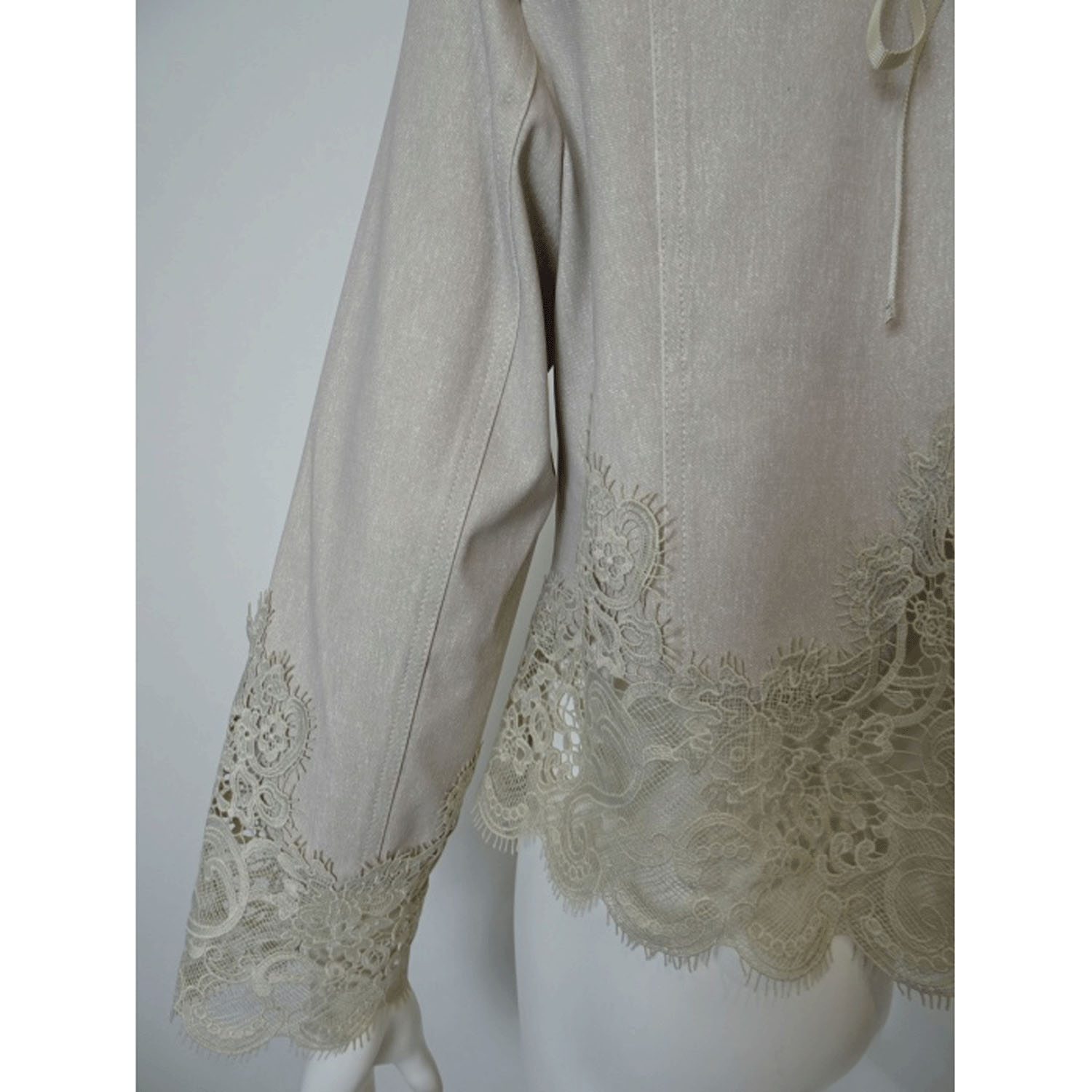 【2月下旬入荷予定】Super Beauty 裾レース切替転写素材ノーカラージャケット - 画像8