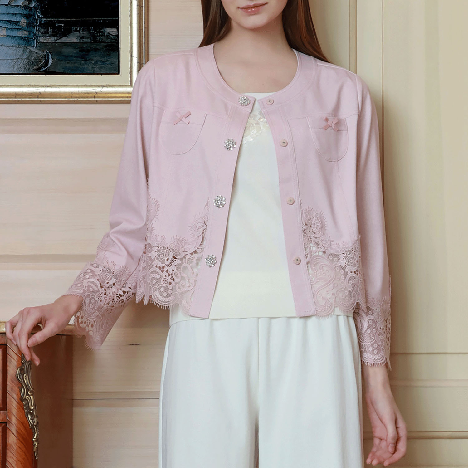 【2月下旬入荷予定】Super Beauty 裾レース切替転写素材ノーカラージャケット