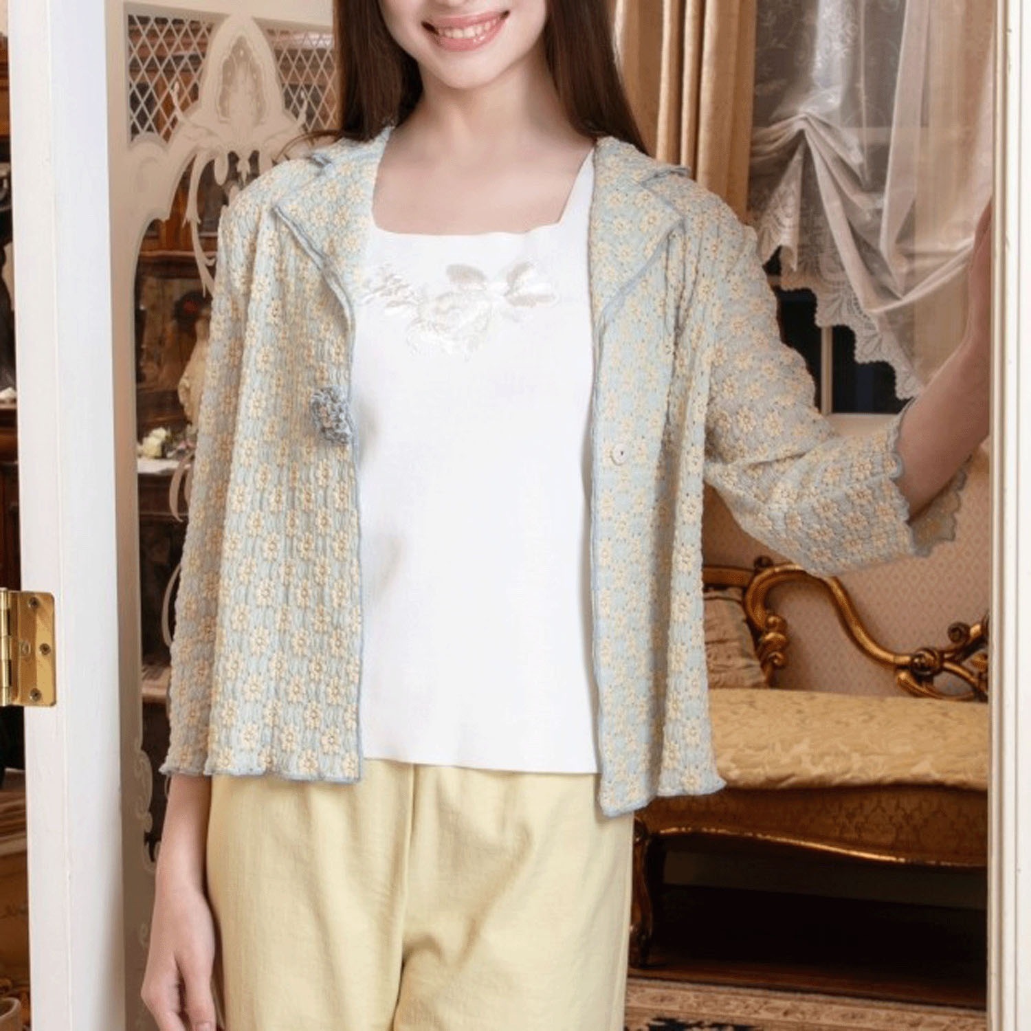 Super Beauty 胸元スパンコール刺繍ノースリーブニット - 画像2