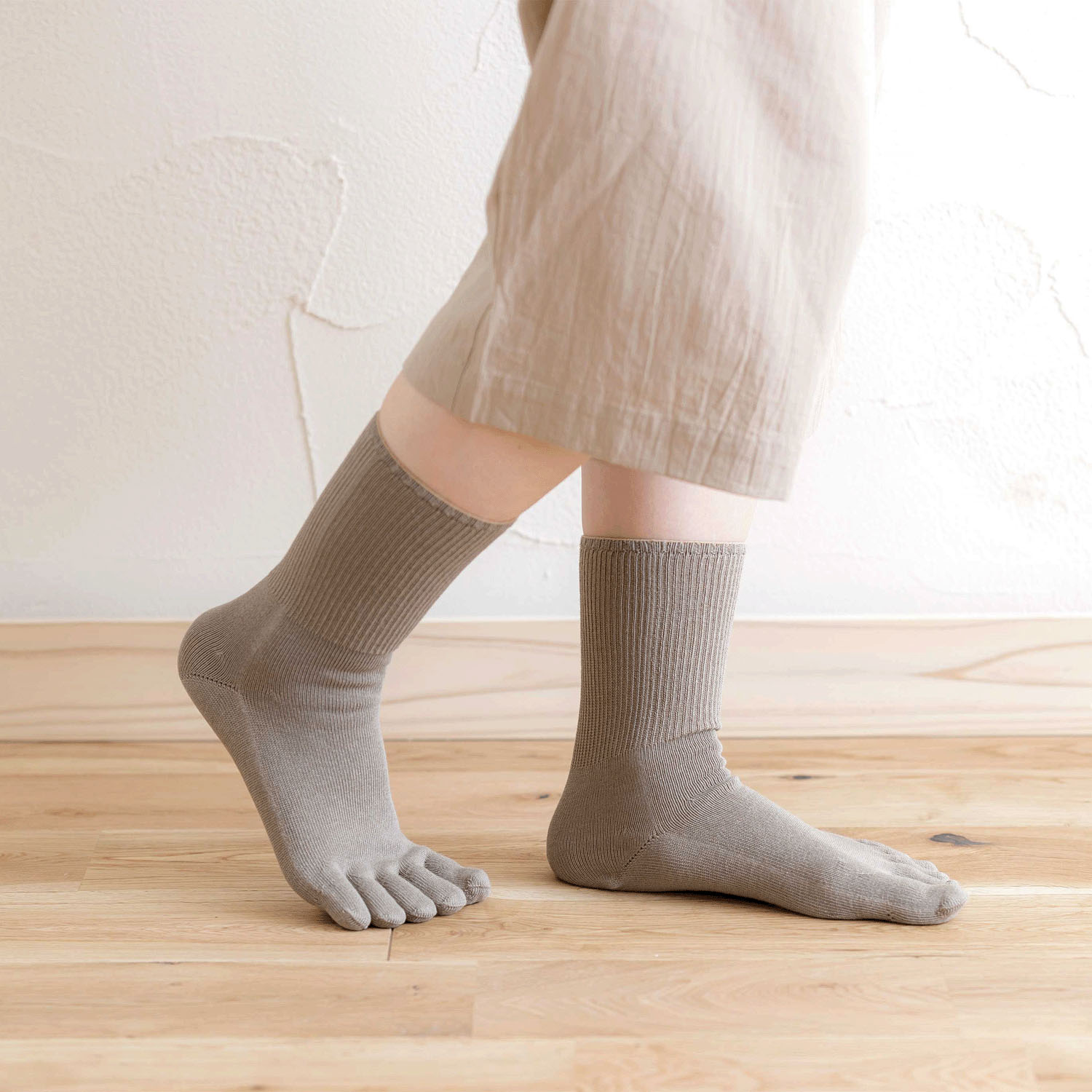 天衣無縫 立体的に編み立てた5本指ソックス Lサイズ - 画像1