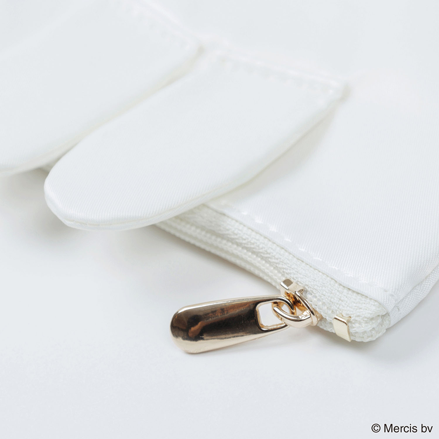 ミッフィー BASIC FACE ミニフラットポーチ アイボリー - 画像3