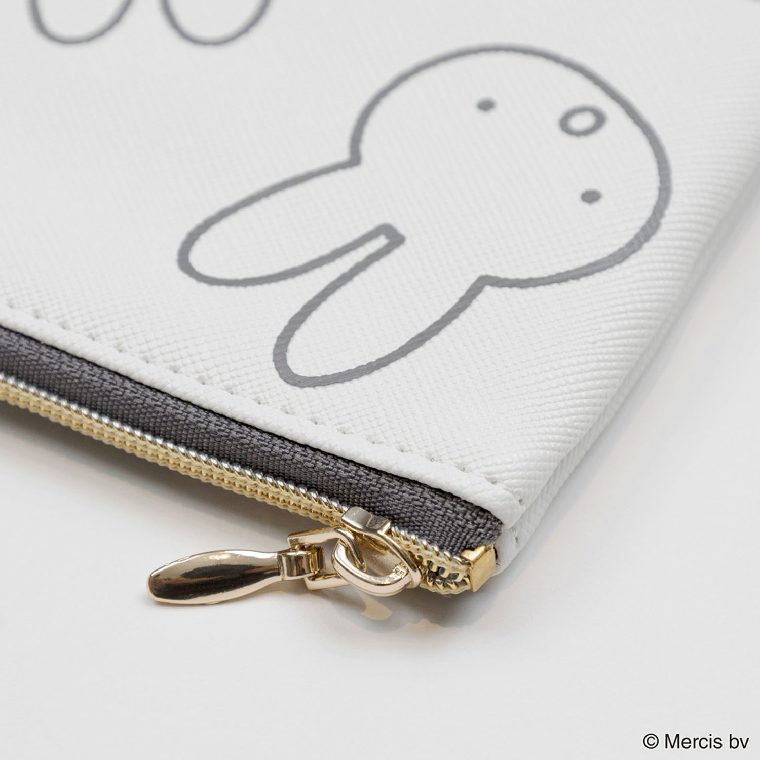 miffy LARGE MOTIF ミニフラットポーチ アイボリー - 画像4