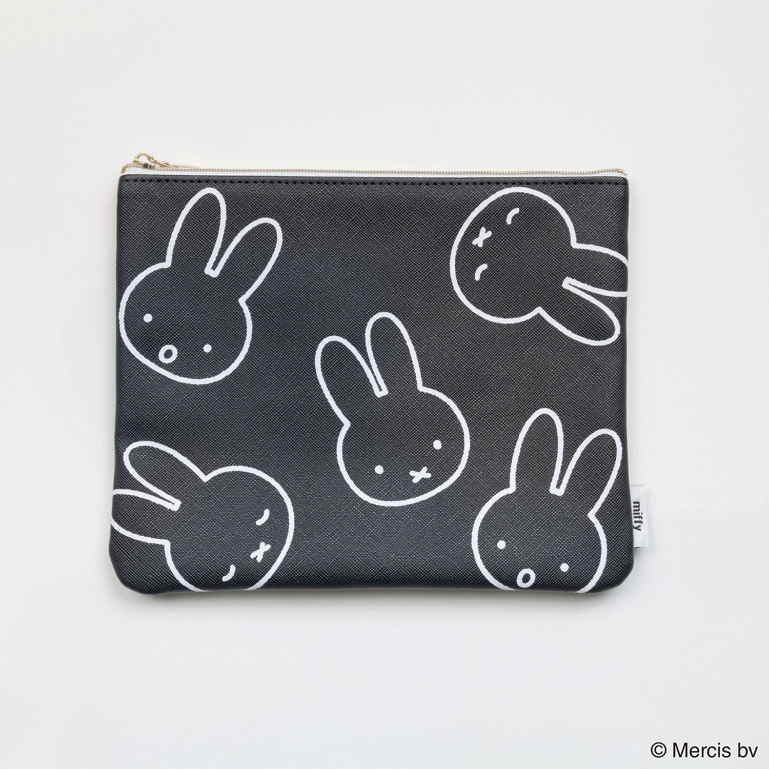 miffy LARGE MOTIF フラットポーチ ブラック - 画像1