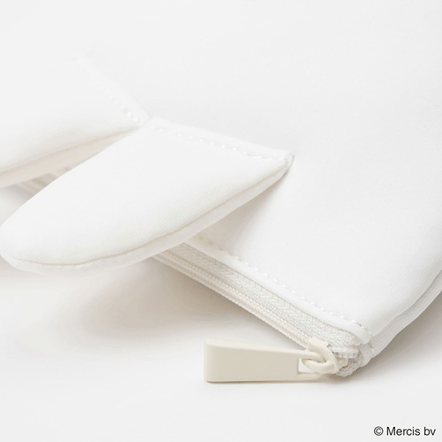 ブルーナフェイス 台形ポーチ ミッフィー - 画像3