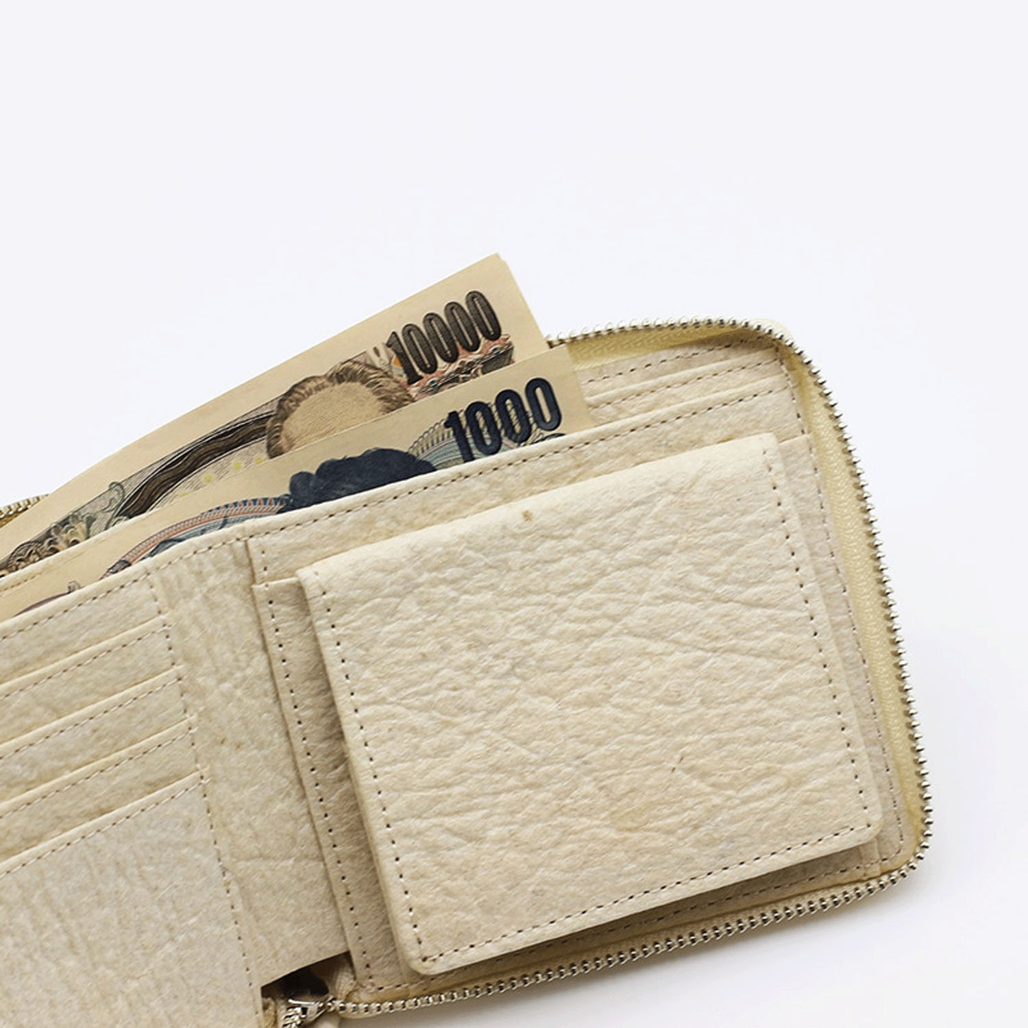 【パイナップルから作られた二つ折り財布】  ピニャーレ ハーフウォレット - 画像5