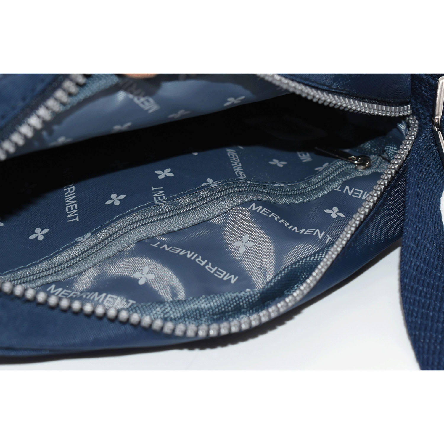 MERRIMENT ナイロン軽量ポケット充実ショルダーバッグ - 画像9