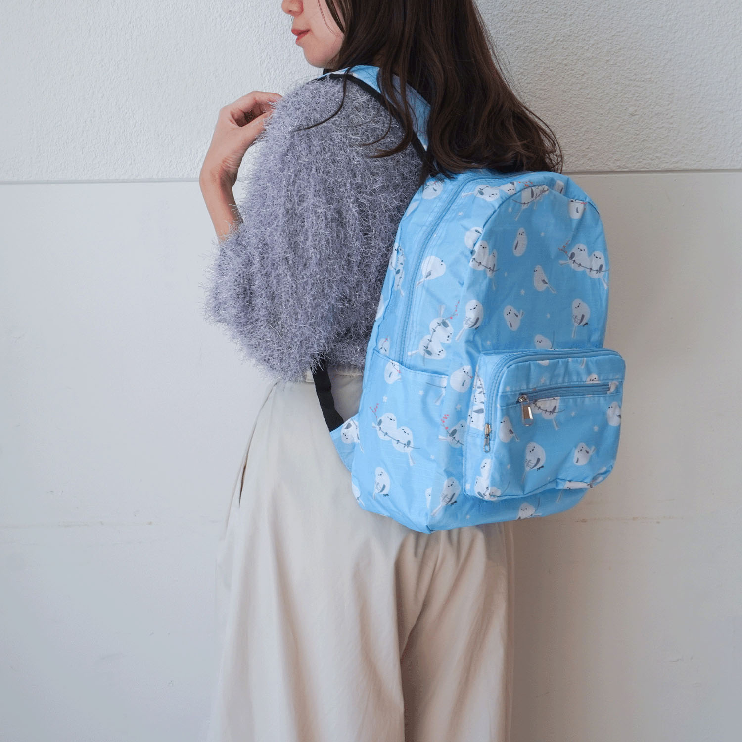 【エトワールオリジナル】シマエナガ柄コンパクトリュックサック - 画像1