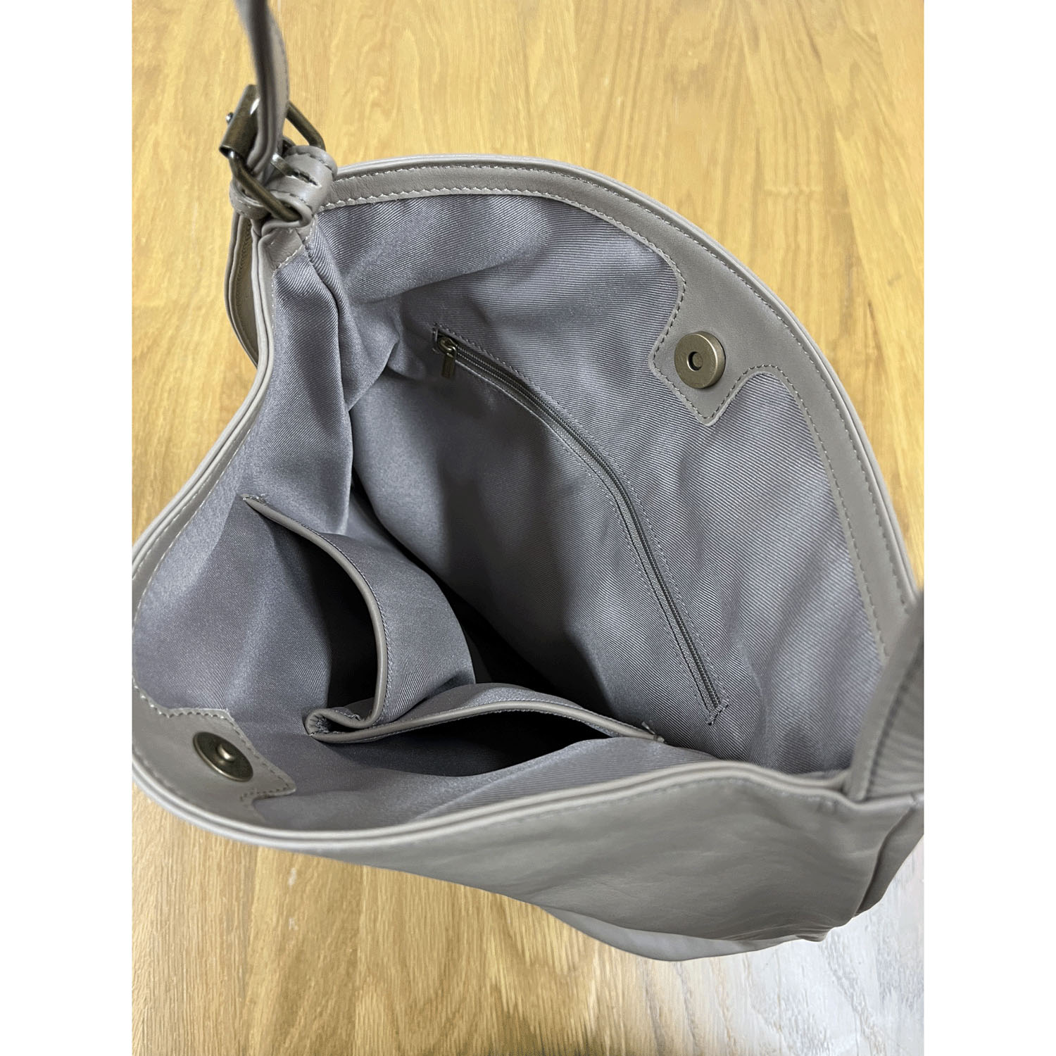 ONE PAIRED（ワンペアード） 牛革撥水ビッグワンショルダーバッグ - 画像5