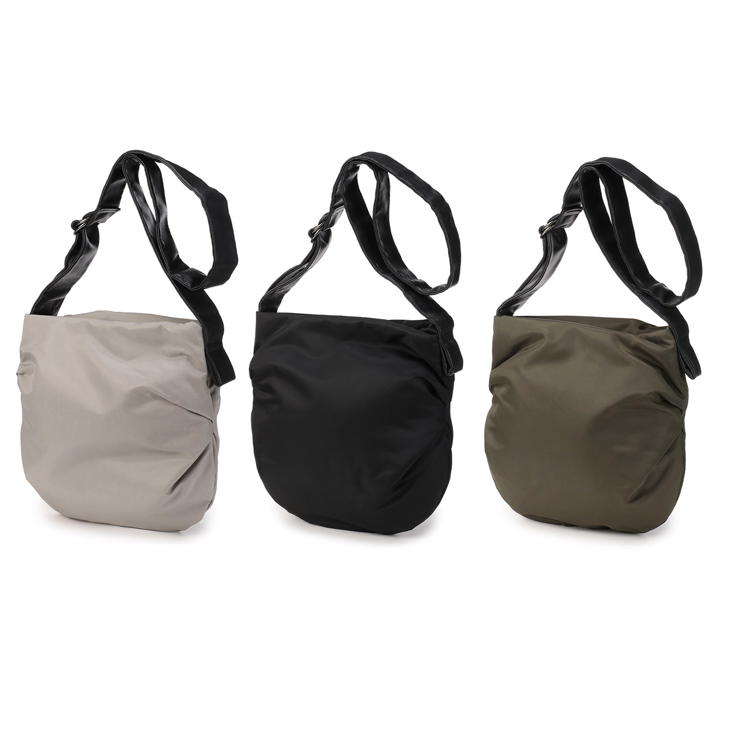 ReVA リサイクルナイロン×牛革ショルダーバッグ