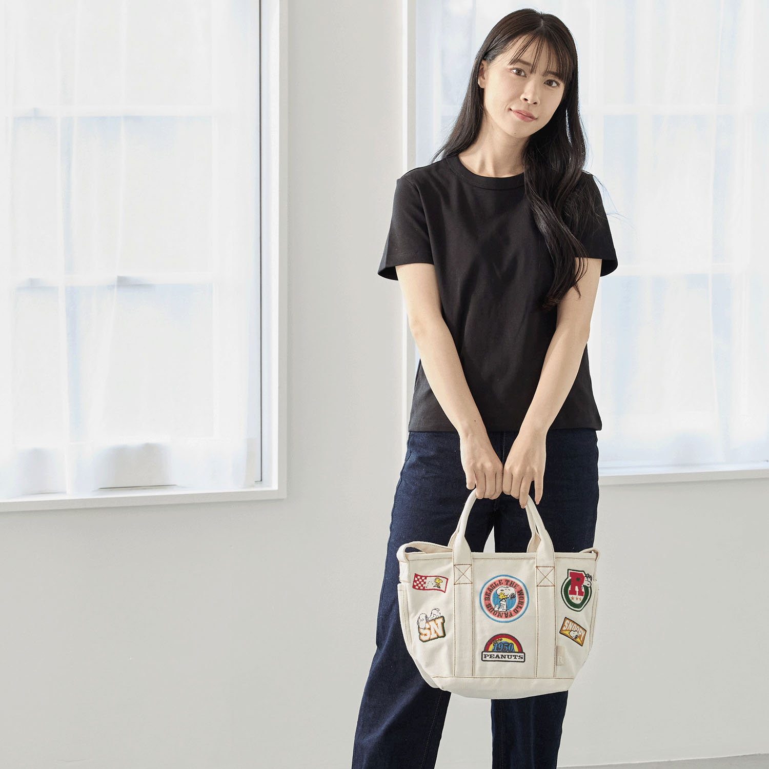 【74ー00は在庫限りで終了】ルートート PEANUTS リサイクルコットン刺繍2WAYバッグ - 画像1