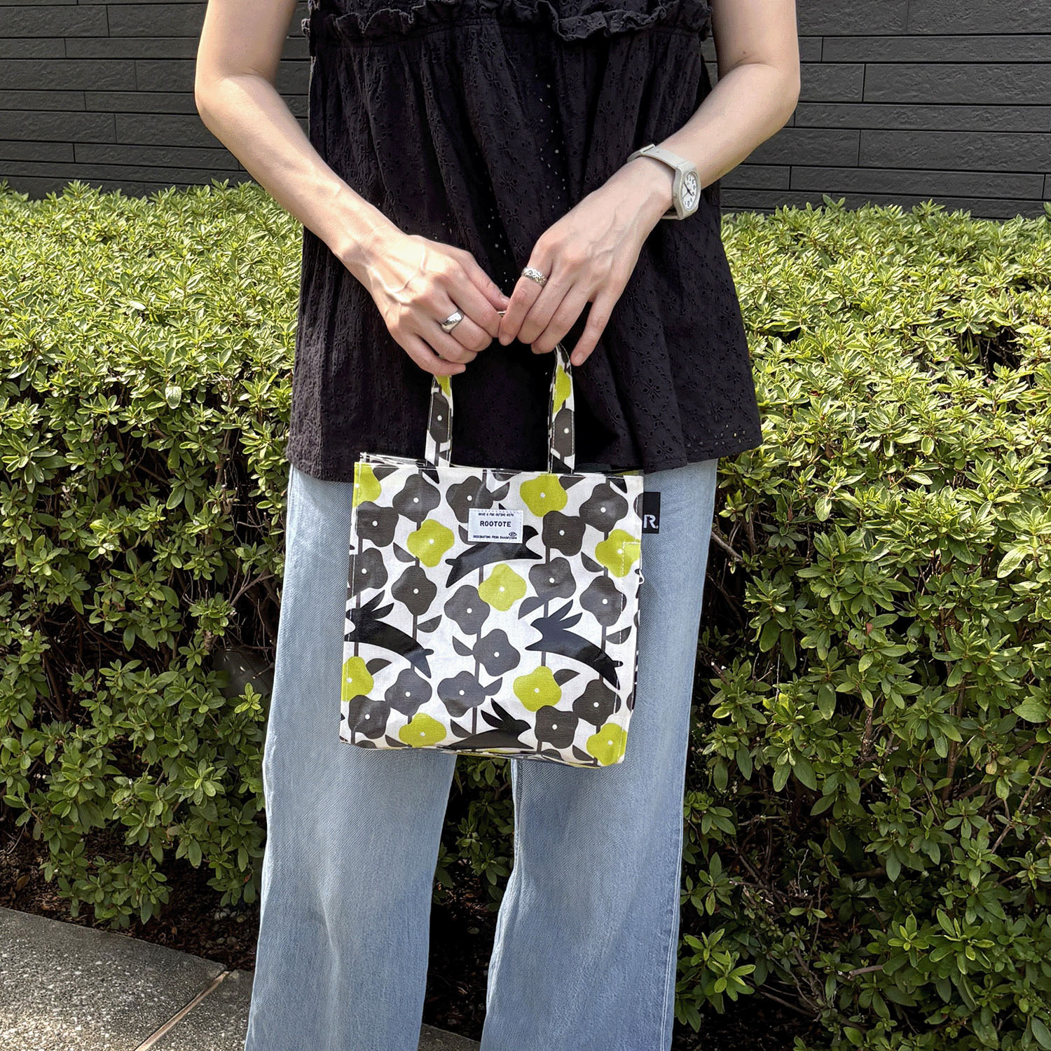 ルートート 柄ものラミネートスクエアバッグ - 画像1