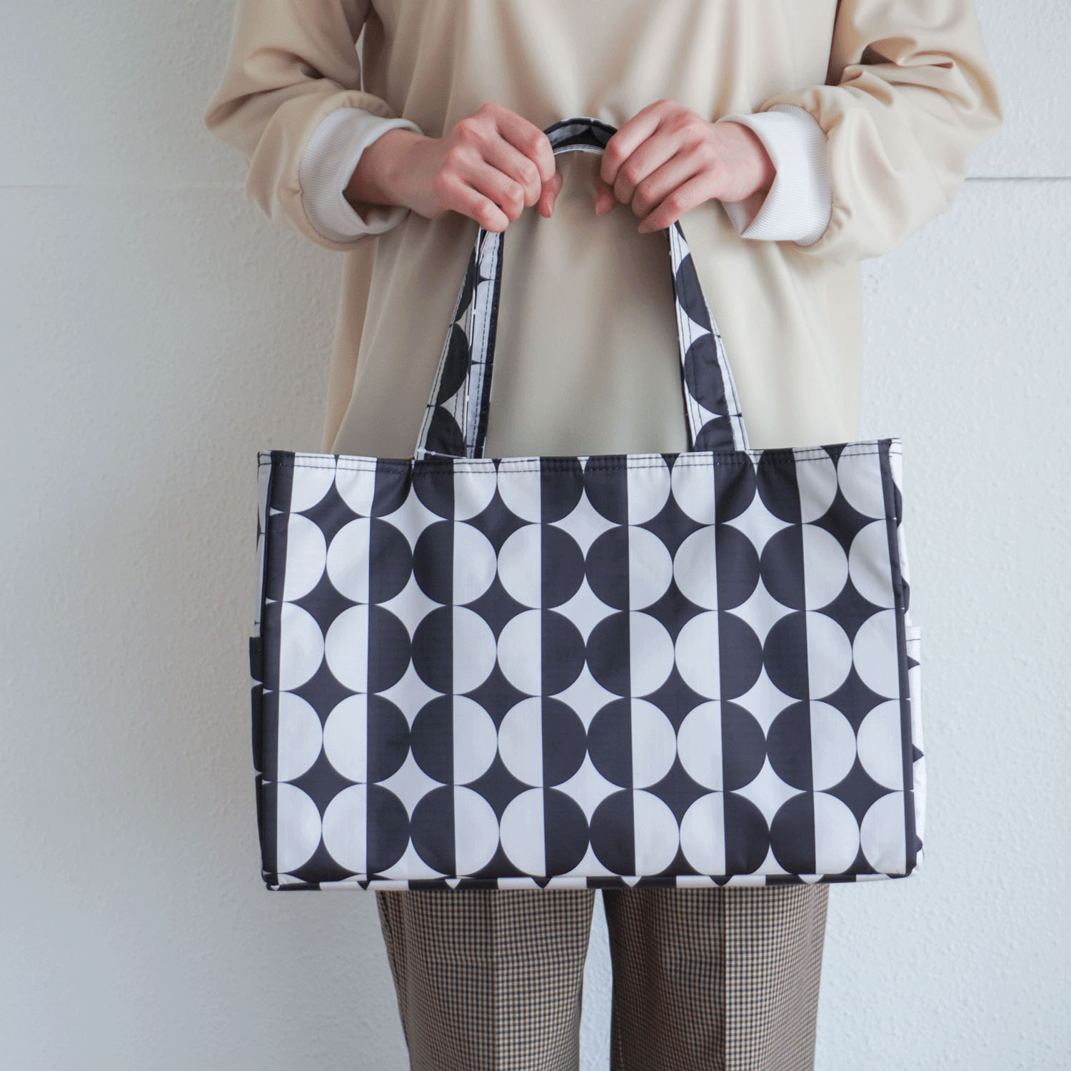 【エトワール別注柄】ドット柄保冷BOX型トートバッグ - 画像2