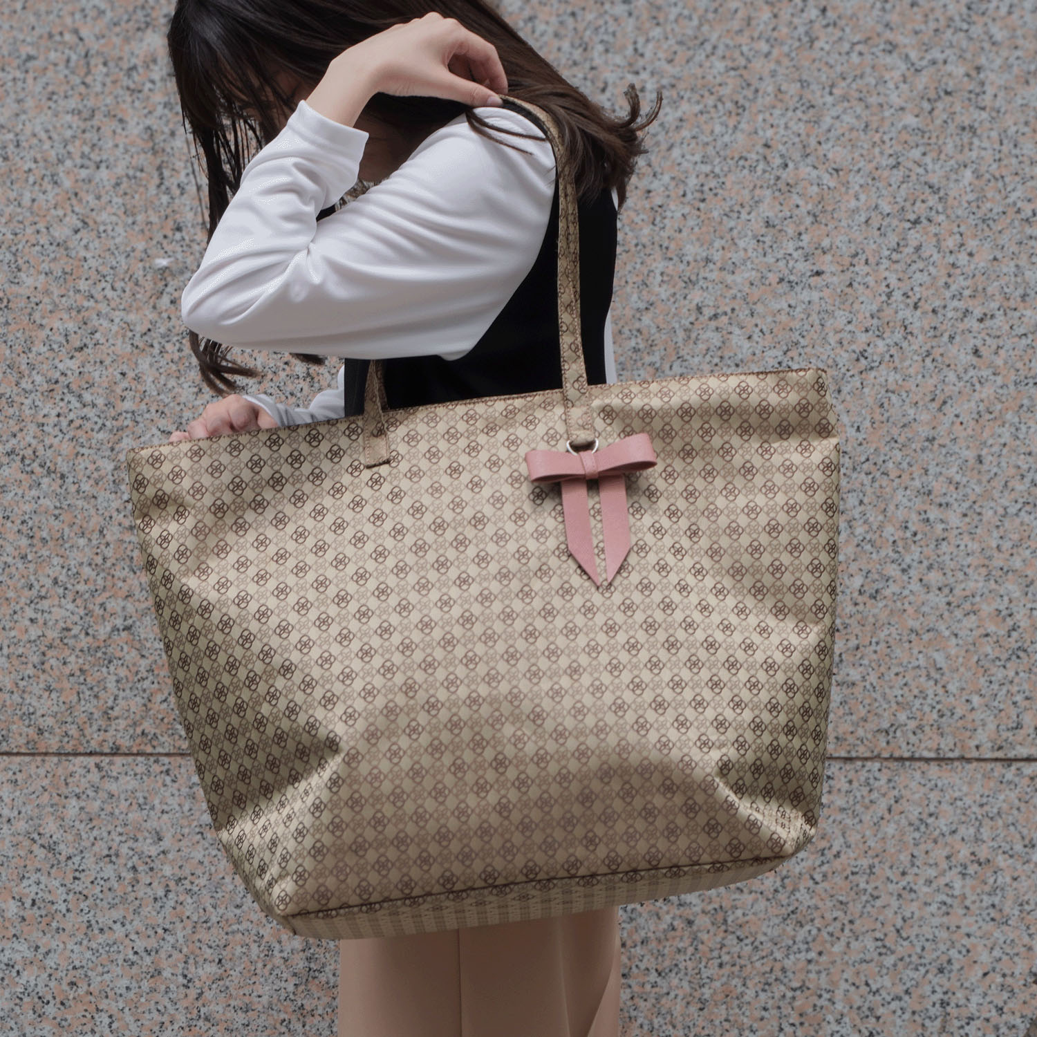 【エトワール別注柄】リボンジャガードビッグトートバッグ - 画像1