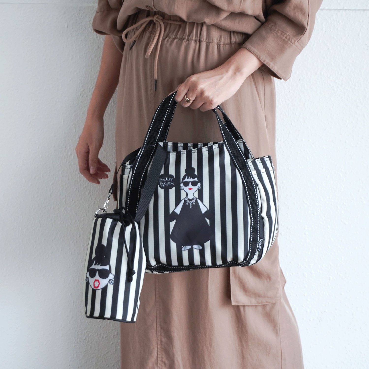 【エトワールオリジナル】保冷レディエマ柄ボトル付きバッグ バルーン小 保冷シート取り外しタイプ