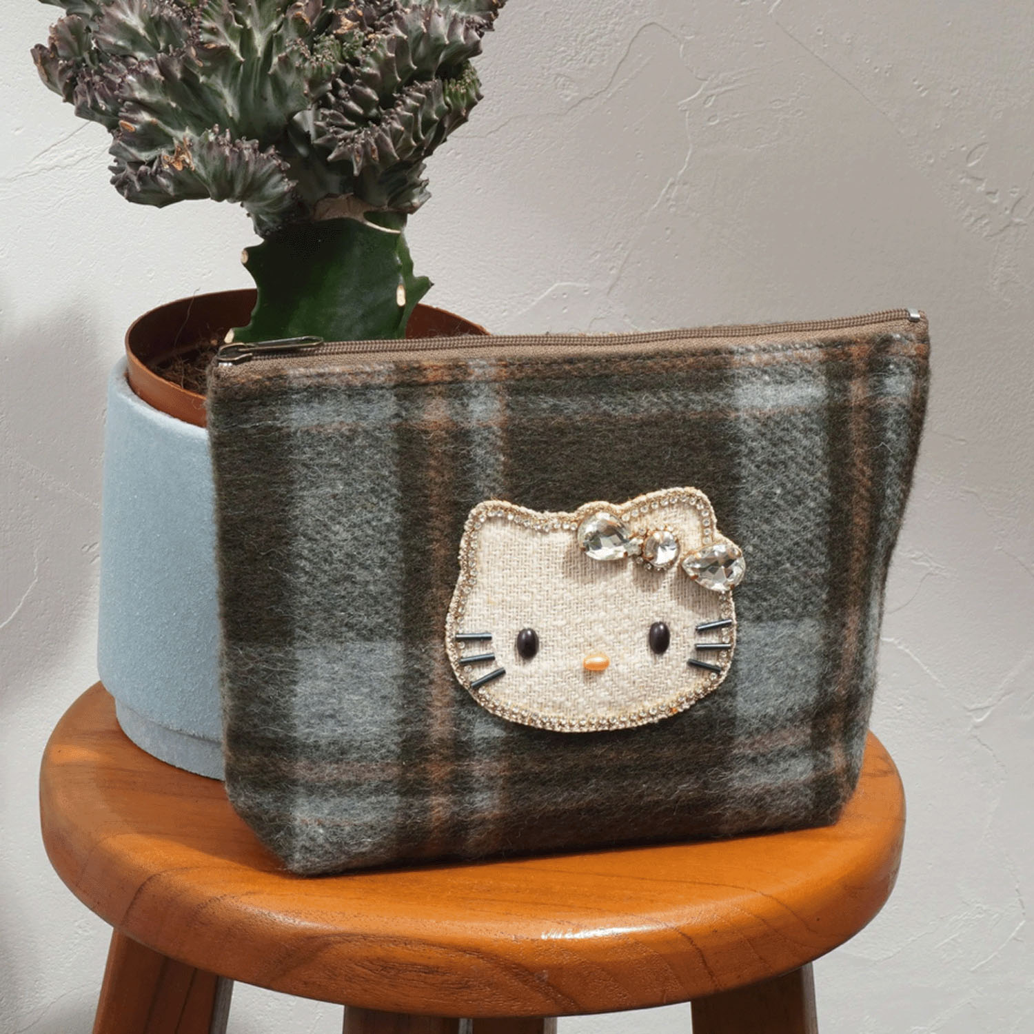 Hello Kitty×MAYGLOBE チェック柄ポーチ - 画像2