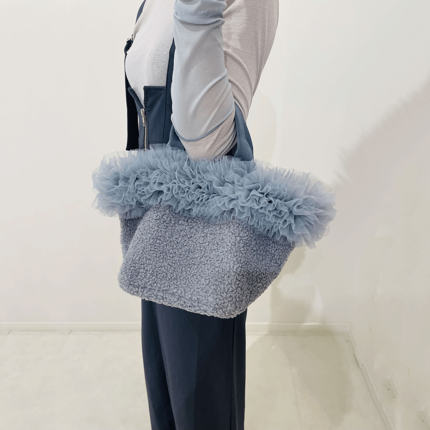 チュール×ボアハンドバッグ