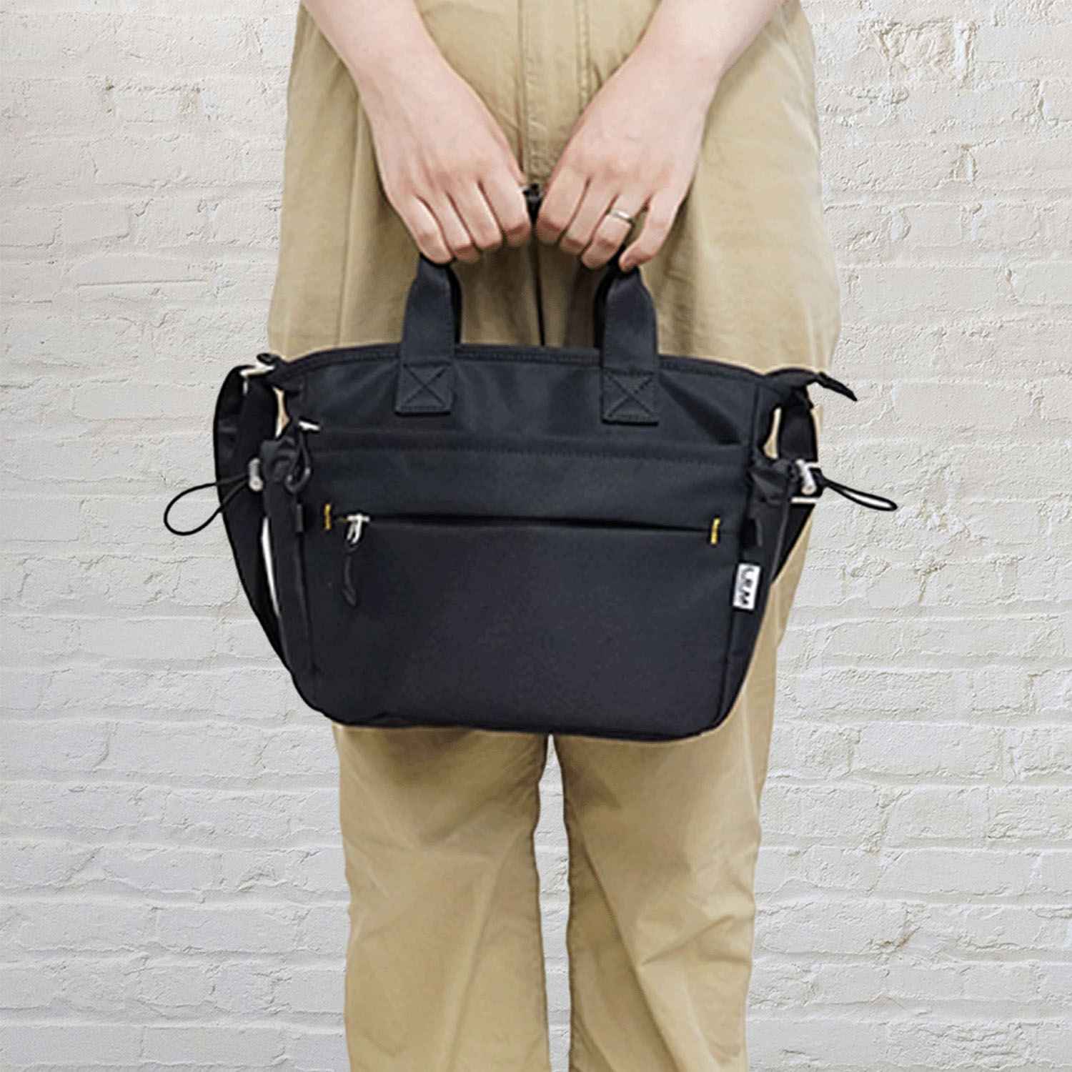 隠しZIPポケット付き2WAYバッグ