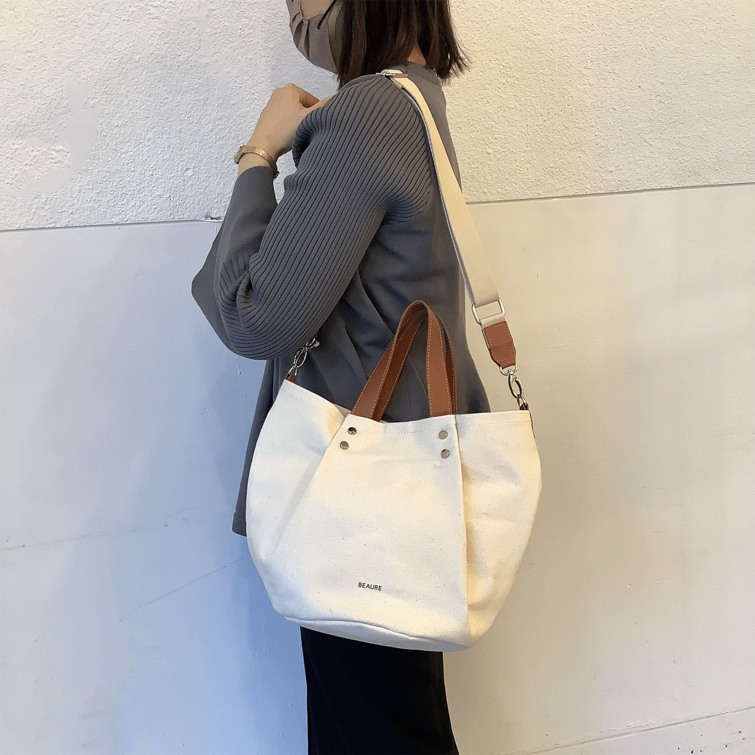 BEAURE キャンバスバルーン型トートバッグ - 画像2