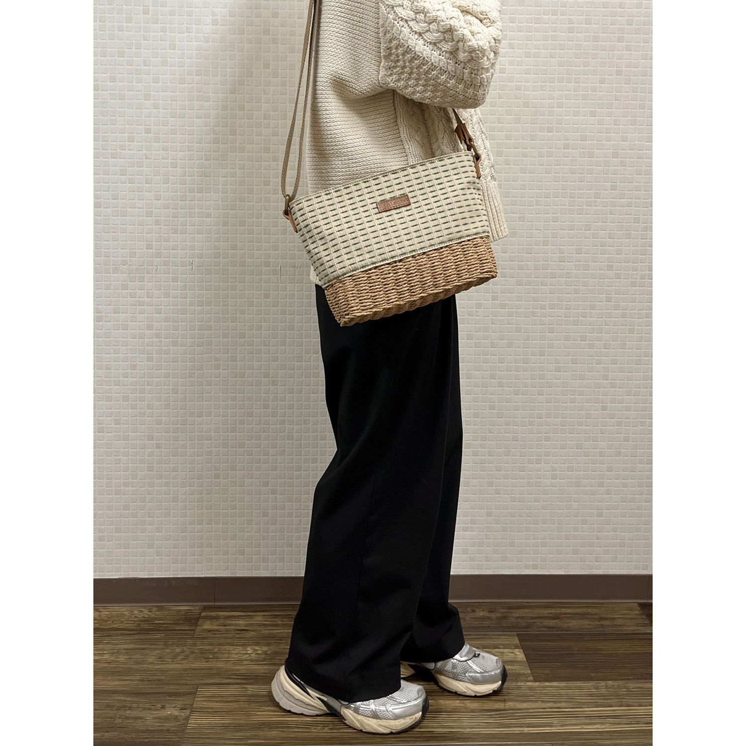 【62－00 在庫ある分で終了】toleur ペーパー編みショルダーバッグ