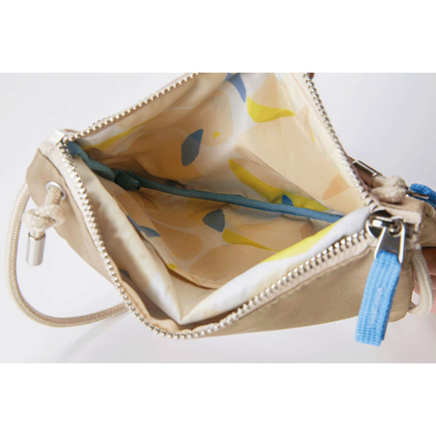 【トラベルグッズ】 Wpc 撥水トラベルショルダーバッグ - 画像8