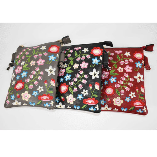 花刺繍スマホバッグ