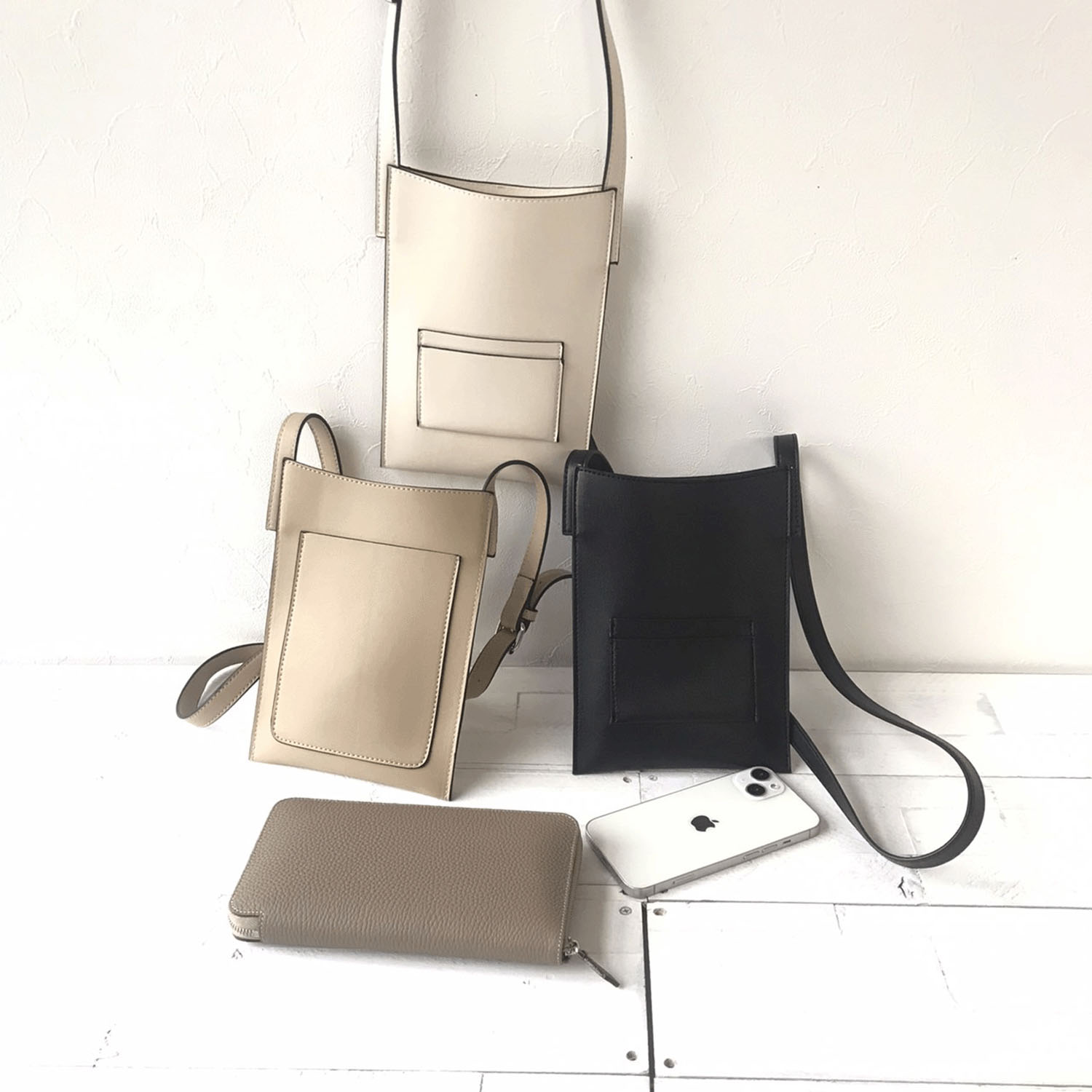 前ポケットスマホショルダー