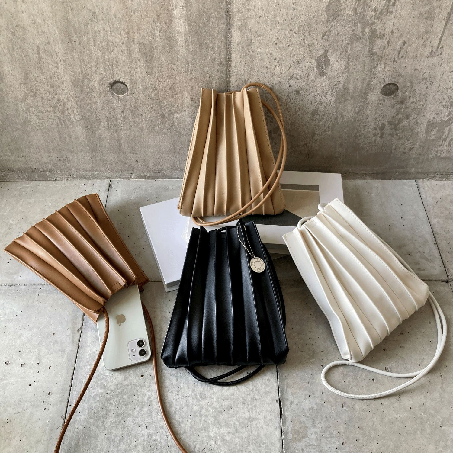 プリーツスマホショルダーLサイズ - 画像1