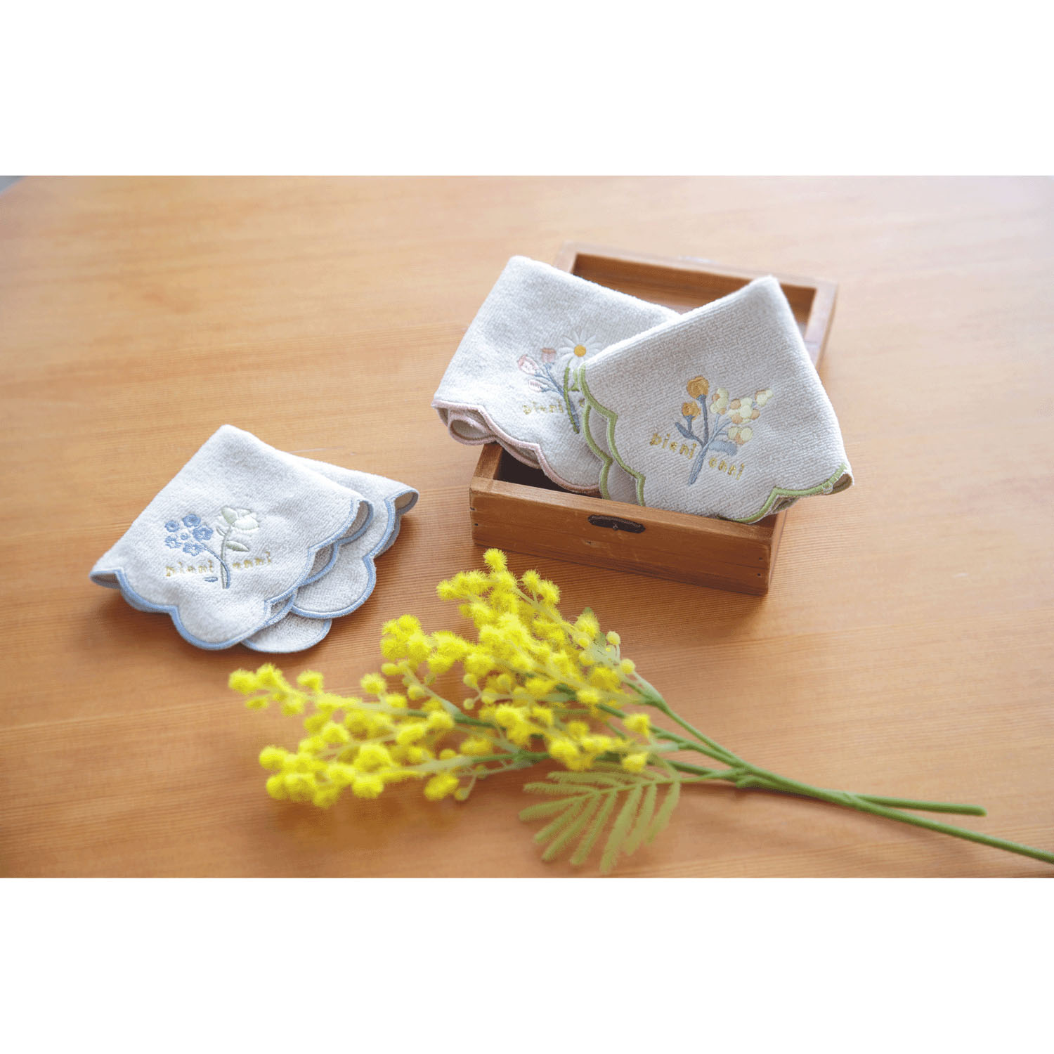 ピオニオンニ タオルハンカチ