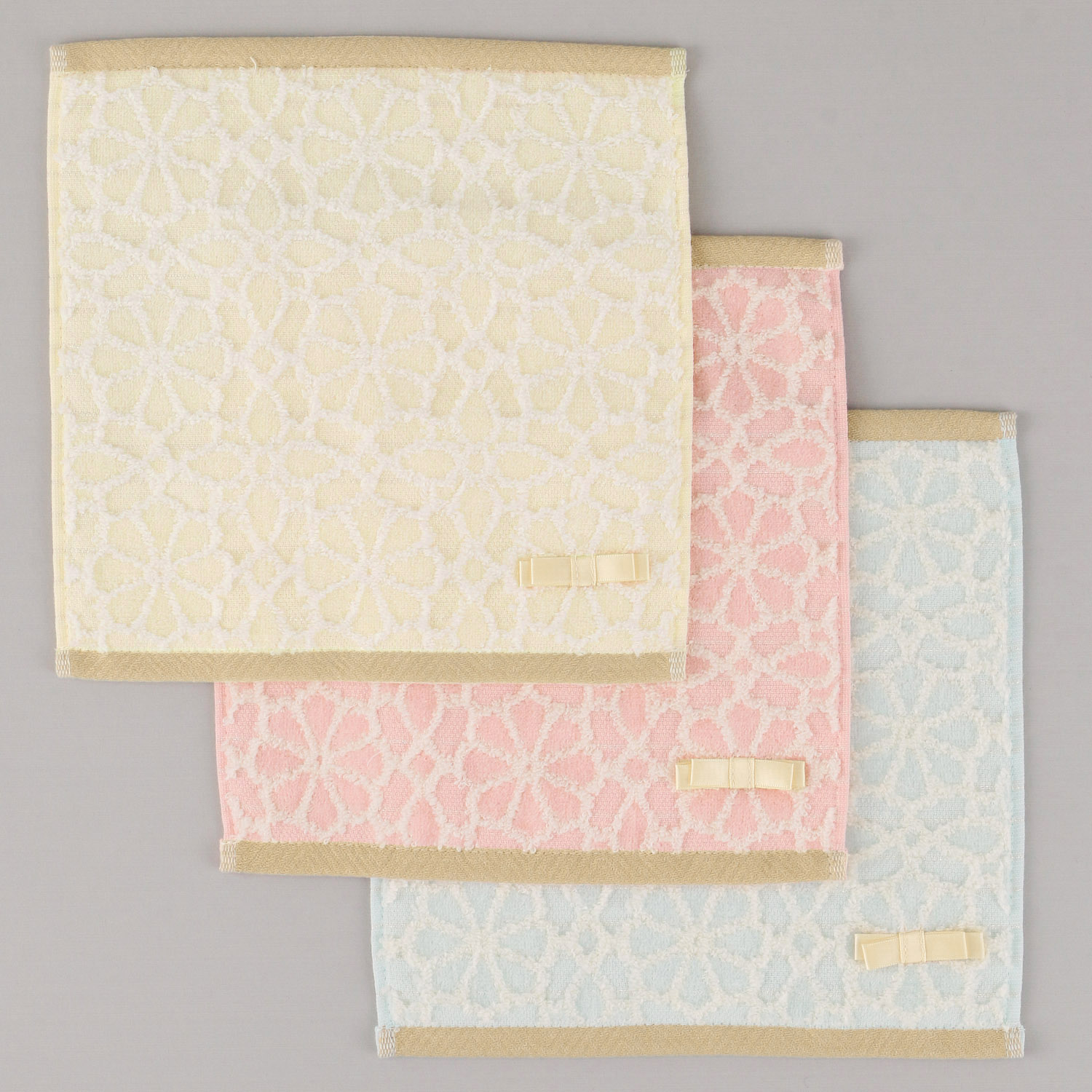 クチュールプリュス タイルフラワー ハンカチ - 画像1