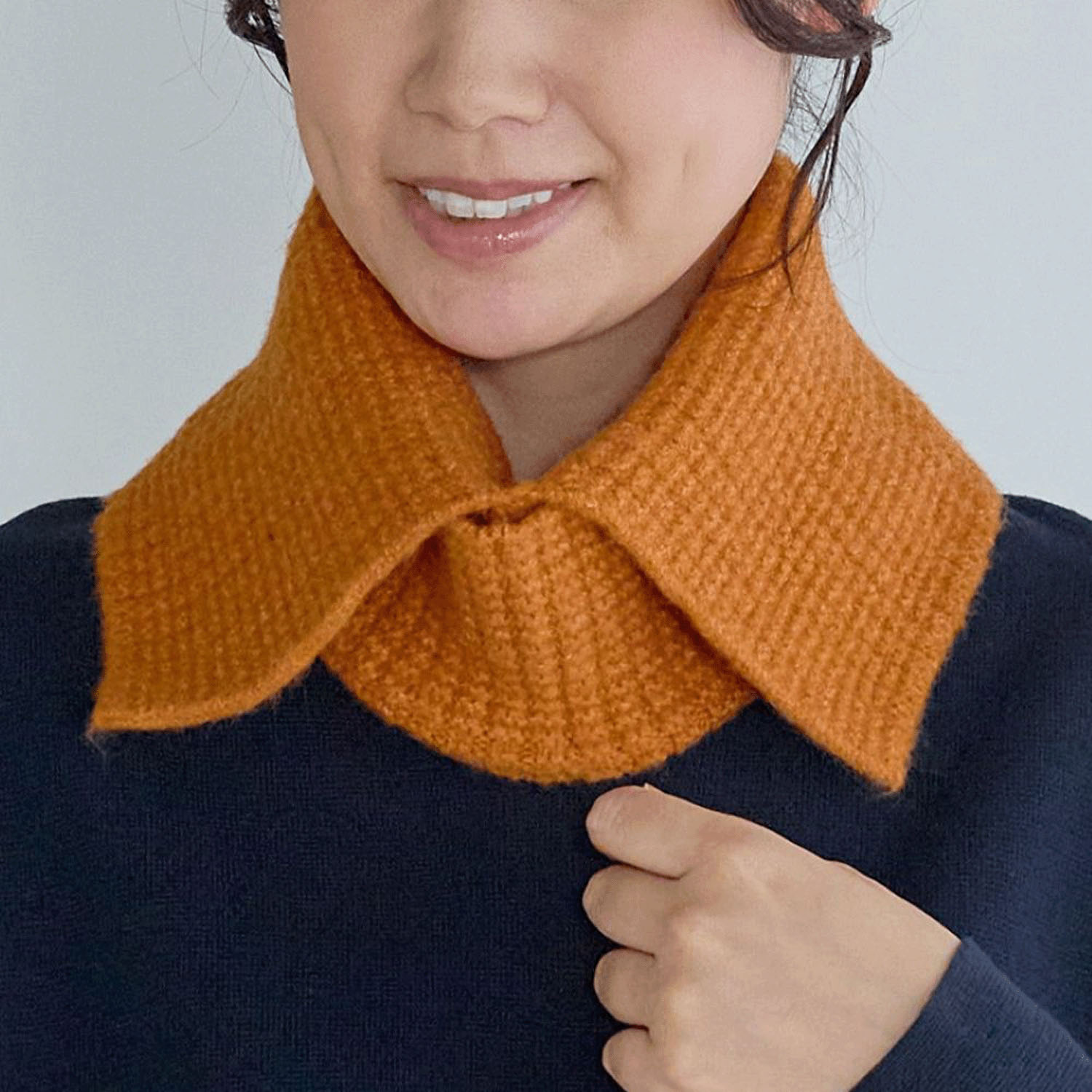 アレンジ自在 つけ襟風にも楽しめるショートスヌード - 画像4