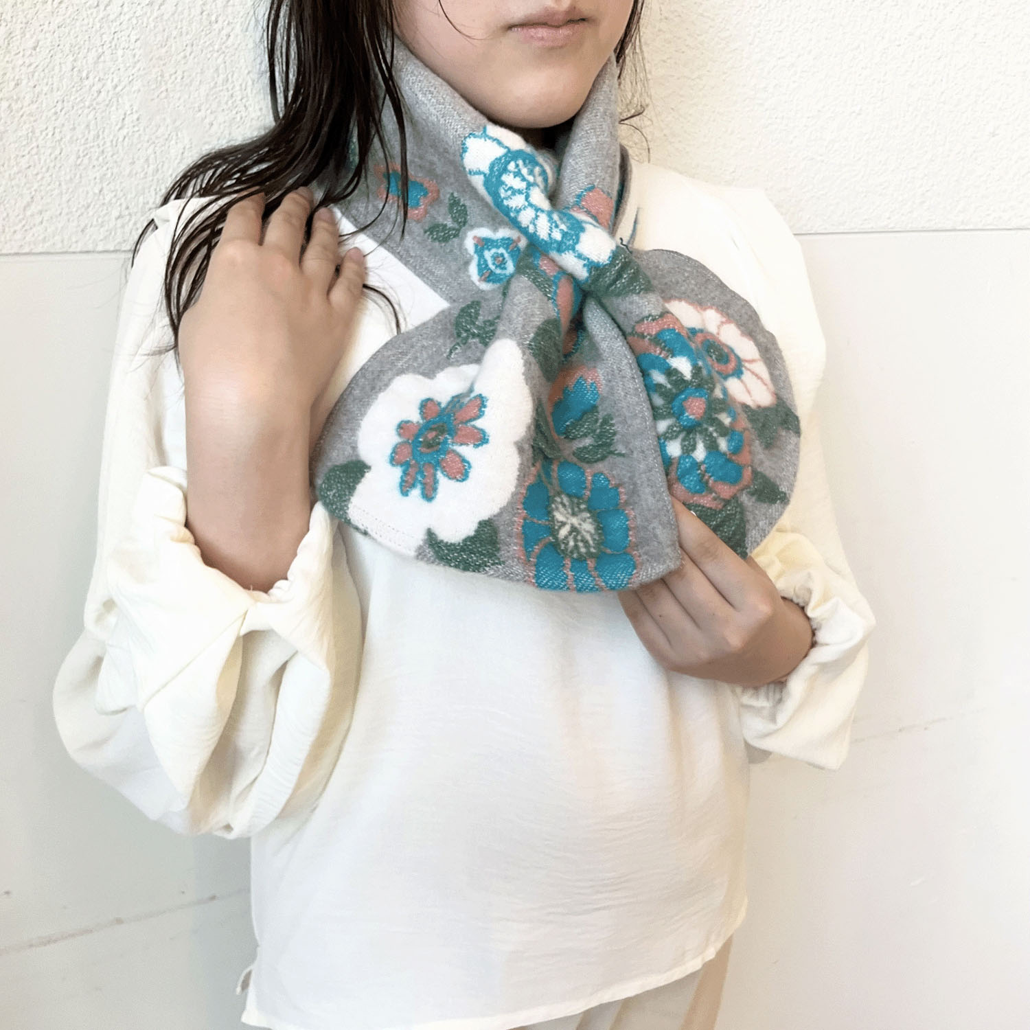 ラシクモア チロリアンクロスマフラー