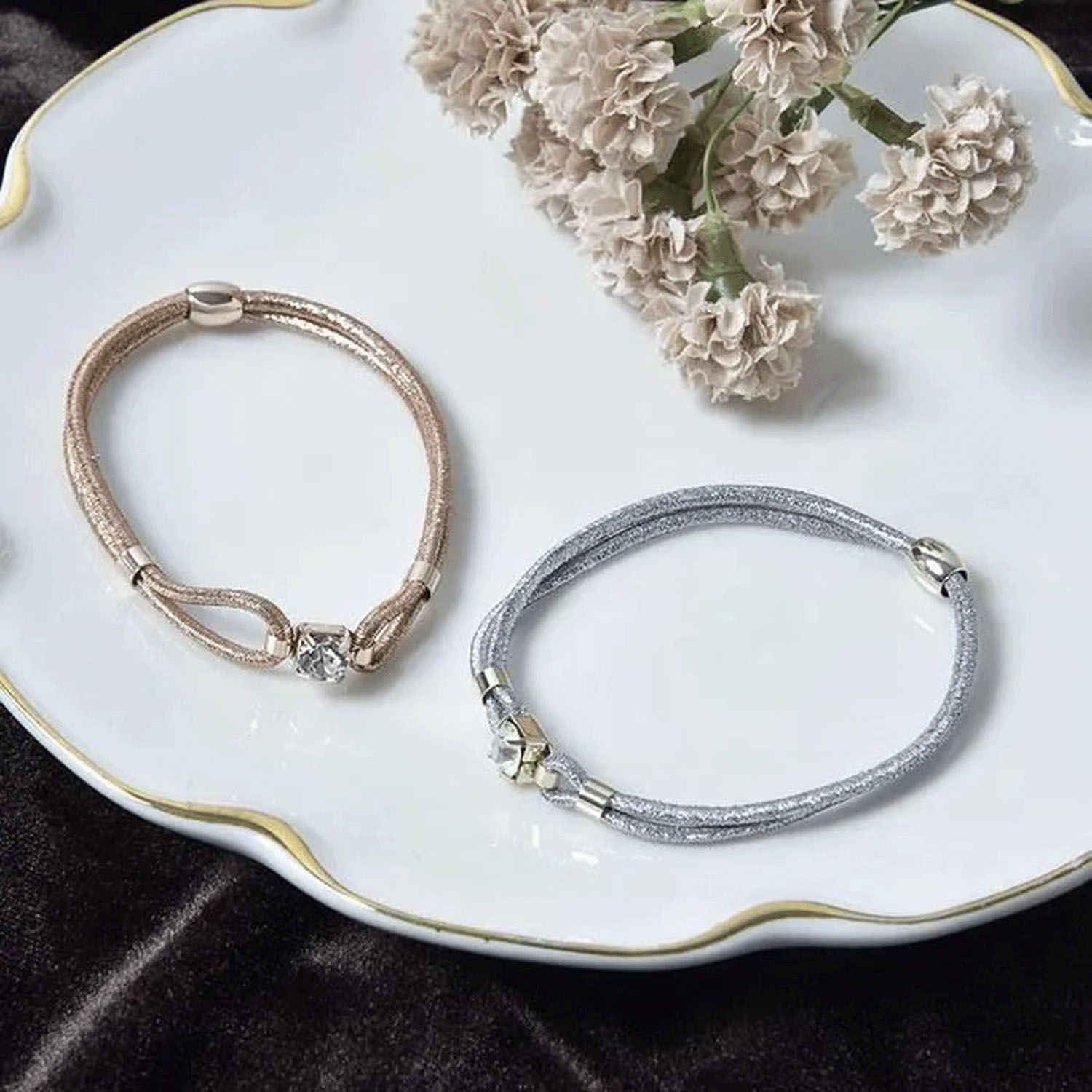 【シルバーは在庫限りで終了】静電気軽減ヘアブレス ビジュー付き - 画像1