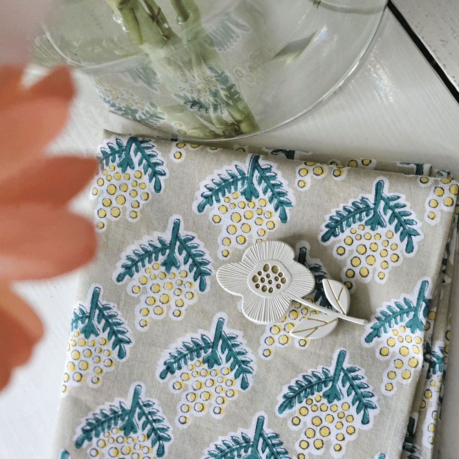 北欧の小さな物語を纏うブローチ - 画像3