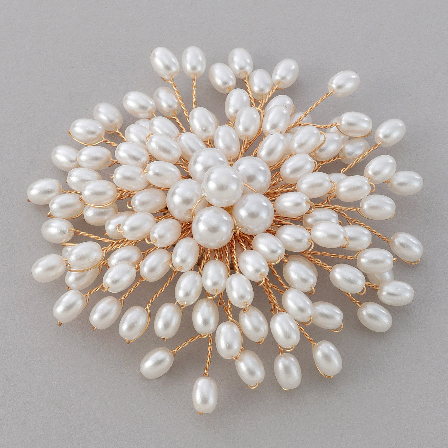 パールブローチ