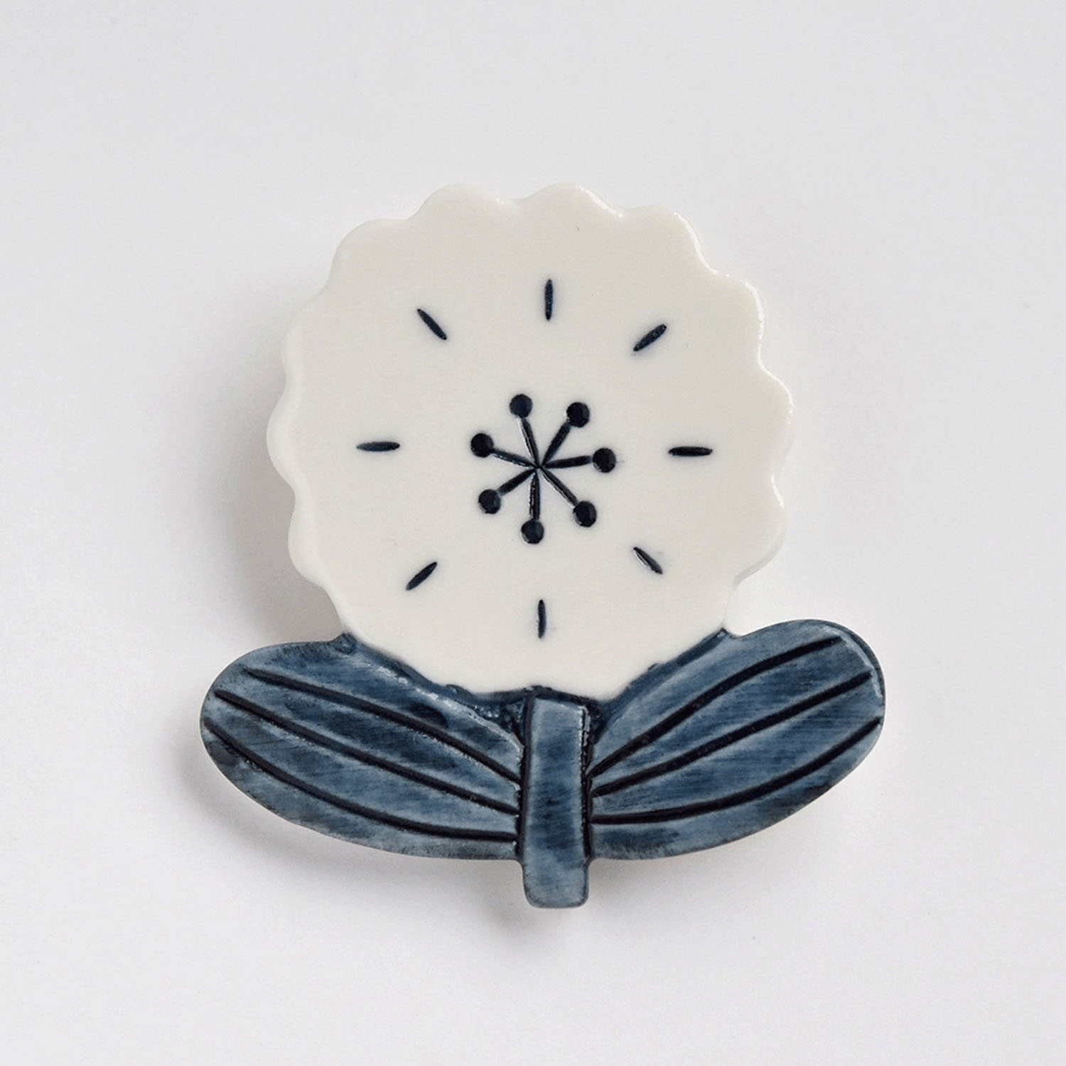 ORIDE ChiSE（おりでちせ）陶製ブローチ 花