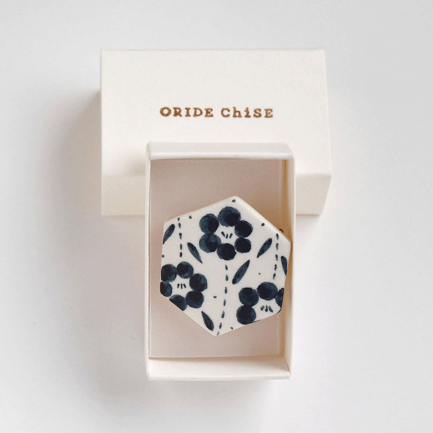 ORIDE ChiSE（おりでちせ）陶製ブローチ 六角形 - 画像3