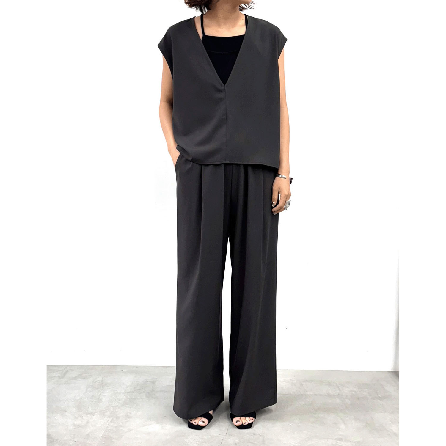 【Insta Live】cloche ノースリーブラウス＆パンツセット - 画像1