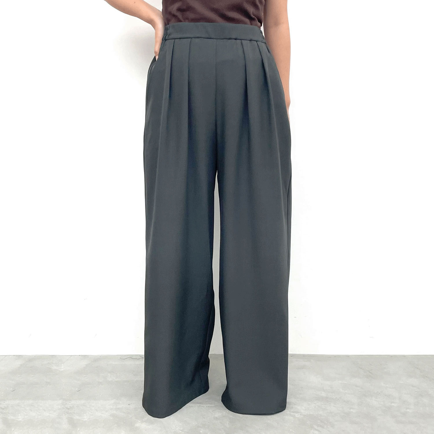 cloche ツータックワイドパンツ