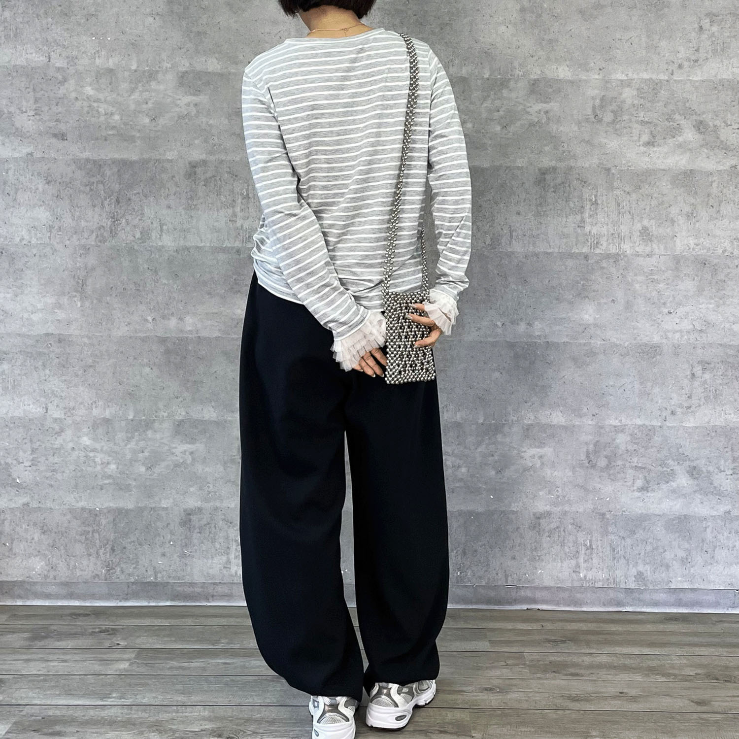 Anna Kerry フリルカフトップス - 画像10