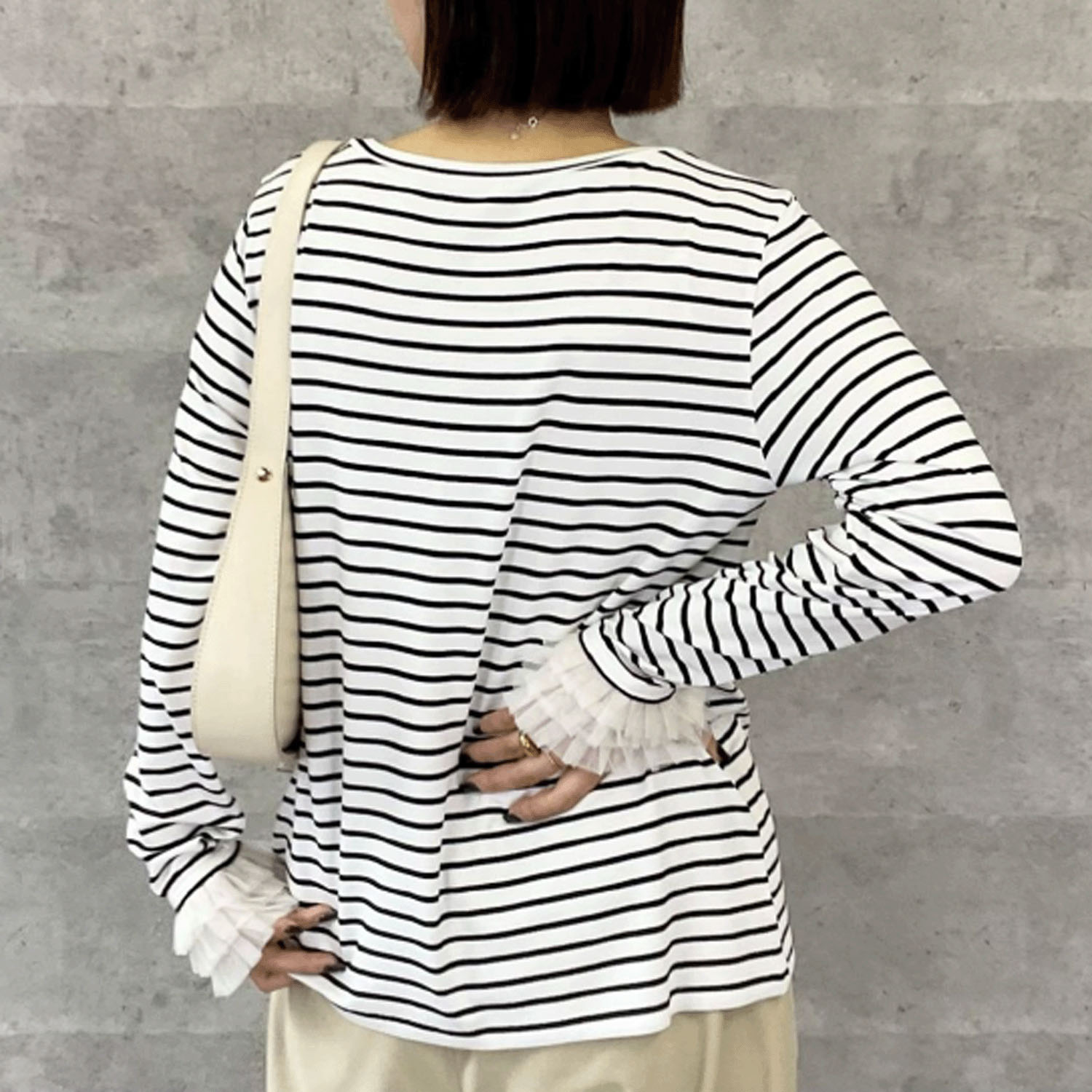 Anna Kerry フリルカフトップス - 画像1