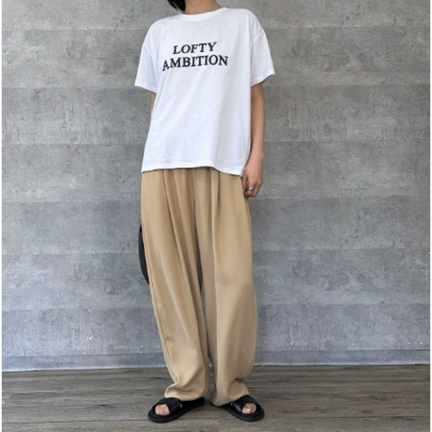 Anna Kerry ホットフィックスロゴTシャツ - 画像4